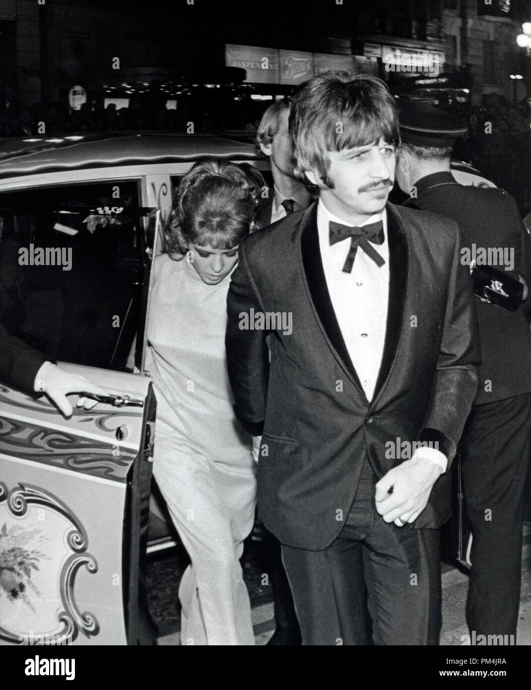 Beatle Ringo Starr asiste al estreno de la última película de John 'Cómo gané la guerra', octubre de1967. Archivo de referencia #1013 013 THA © CCI /El Hollywood Archive - Todos los derechos reservados. Foto de stock