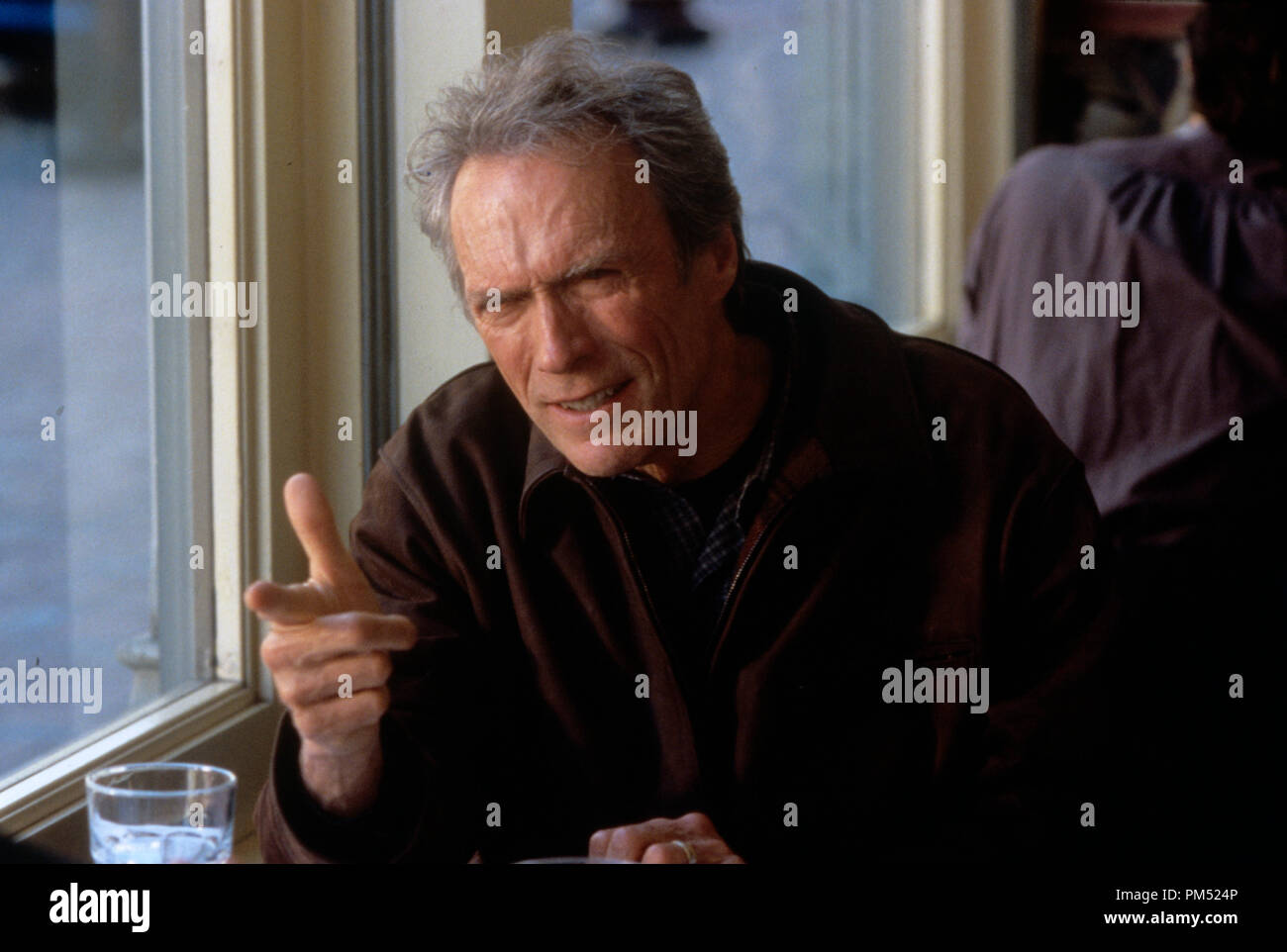 Película sigue de 'True Crime' Clint Eastwood © 1999 Warner Bros. Foto de stock