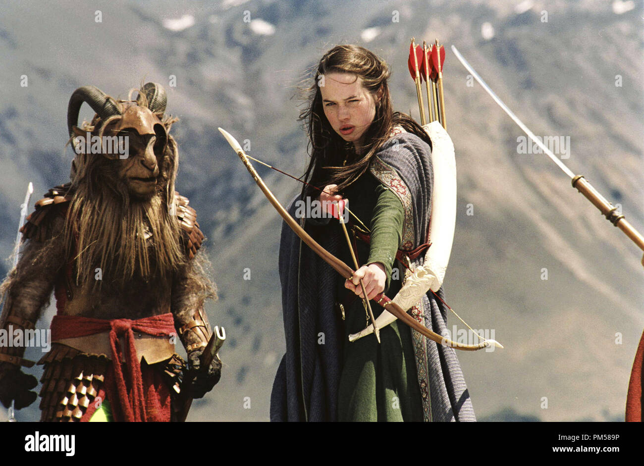 Studio publicidad todavía de "Las Crónicas de Narnia: El león, la Bruja y el armario' Ana Popplewell © 2005 Walt Disney Pictures Foto por Phil Bray Archivo de referencia # 307361592THA sólo para uso editorial - Todos los derechos reservados Foto de stock