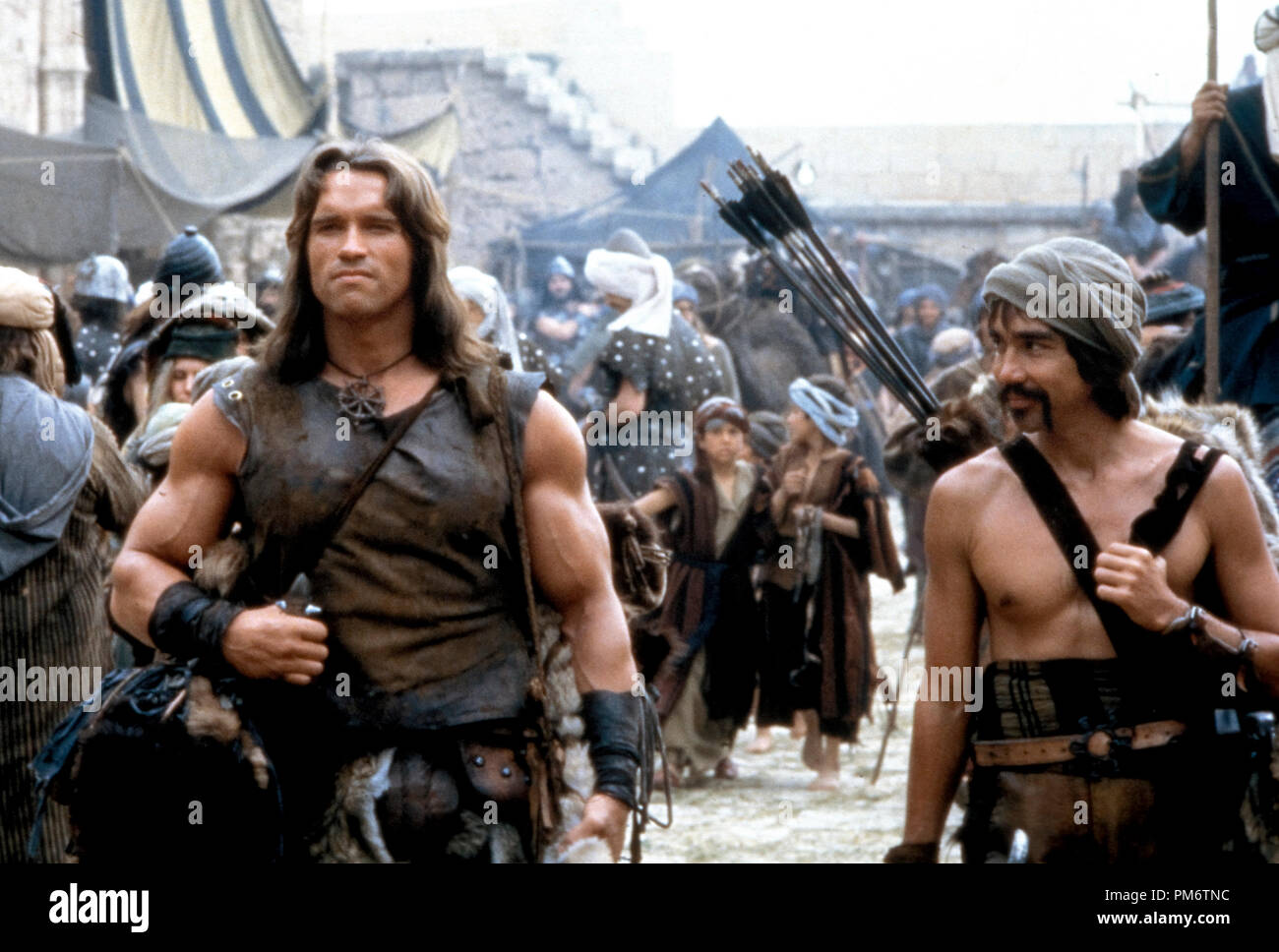 Película sigue de 'Conan el Bárbaro', Arnold Schwarzenegger, Gerry Lopez © 1981 Universal Pictures Foto de stock