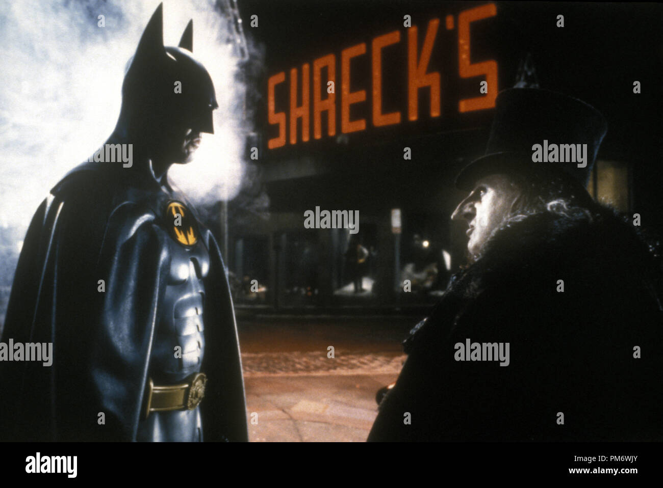Película de 'Batman returns' Michael Keaton, Danny DeVito © 1992 Warner  Brothers y DC Comics Fotografía de stock - Alamy