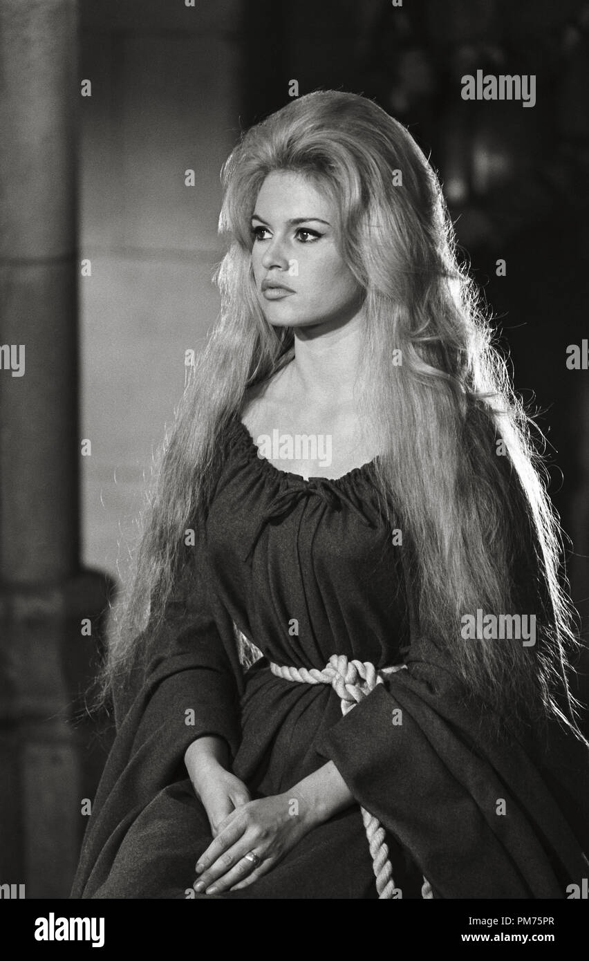 Brigitte Bardot, la famosa 'Amores' (1961), archivo de referencia # 30928  704tha Fotografía de stock - Alamy