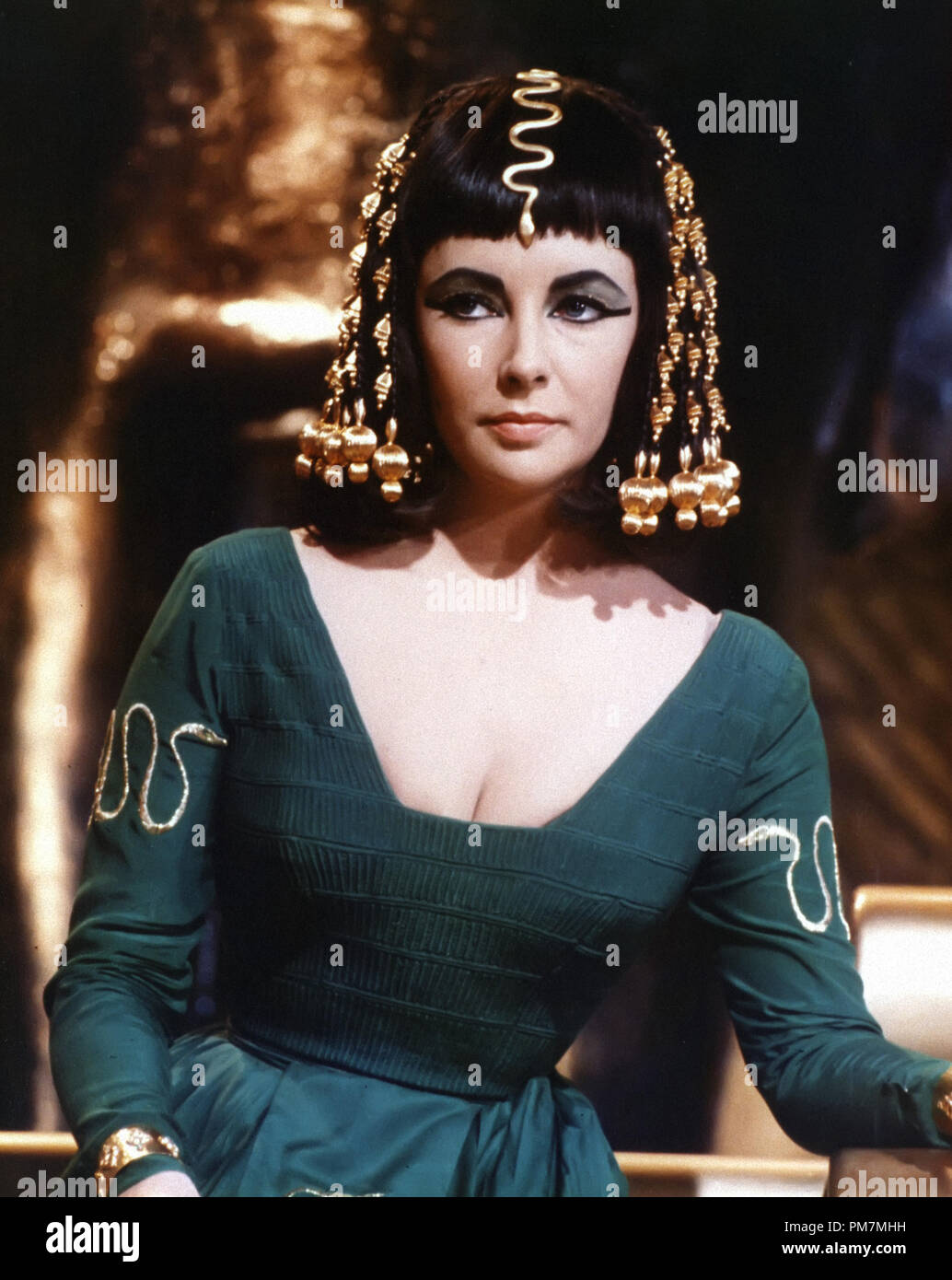 Maquillaje cleopatra fotografías e imágenes de alta resolución - Alamy