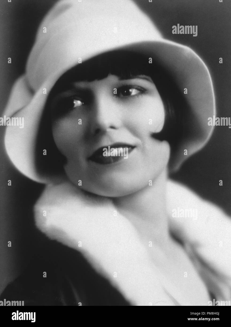 (Archivística Cine Clásico - Louise Brooks retrospectiva) Louise Brooks, circa 1926 Archivo de referencia # 31500 024tha Foto de stock