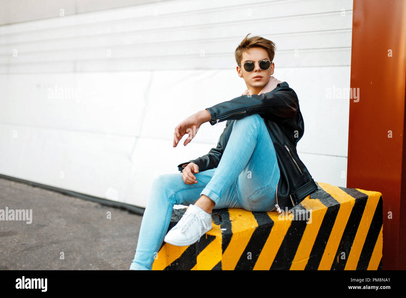 Negro con amarillo ropa clearance