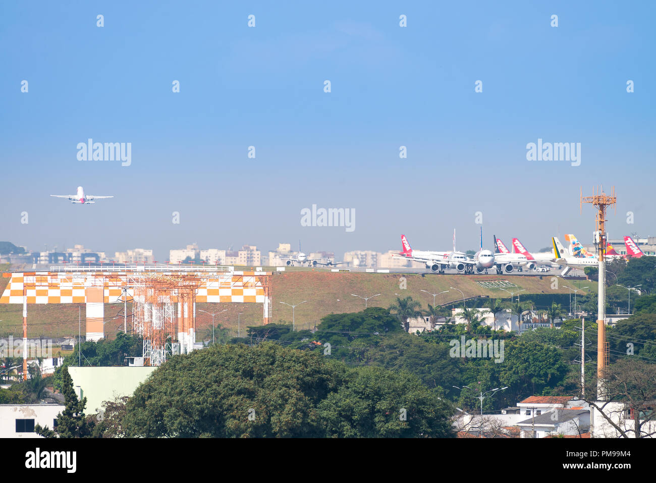 Sao Paulo, Brasil, Mai 26, 2018: El tráfico aéreo en el aeropuerto de Congonhas en Sao Paulo Foto de stock