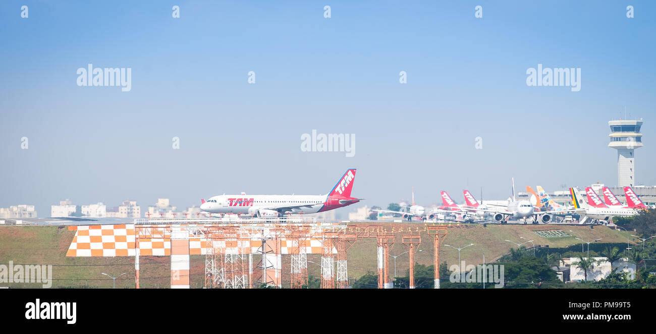 Sao Paulo, Brasil, Mai 26, 2018: El tráfico aéreo en el aeropuerto de Congonhas en Sao Paulo Foto de stock
