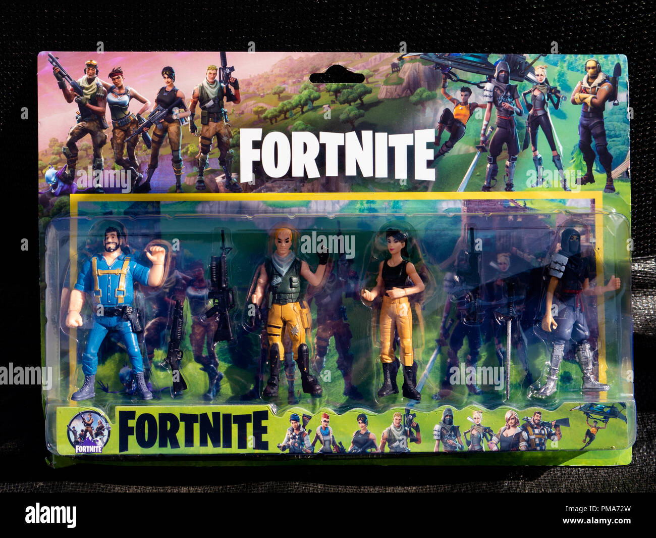 figuras de accion que representan personajes del juego fortnite imagen de stock - fortnite siluetas personajes