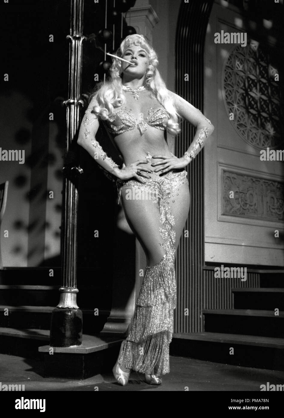 Jayne Mansfield "demasiado caliente para manejar" (alias "Playgirl After Dark'), 1960 Topaz películas archivo de referencia # 32263 123tha Foto de stock