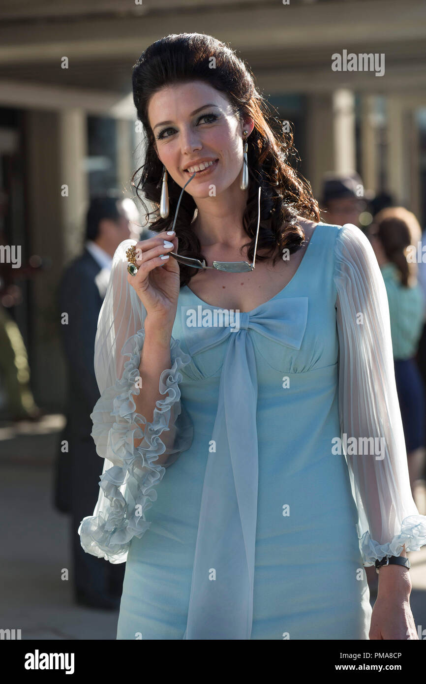 Jessica Pare como Megan Draper - Mad Men la temporada 7, Episodio 1 -  Crédito de la Foto: Michael Yarish/amc Fotografía de stock - Alamy