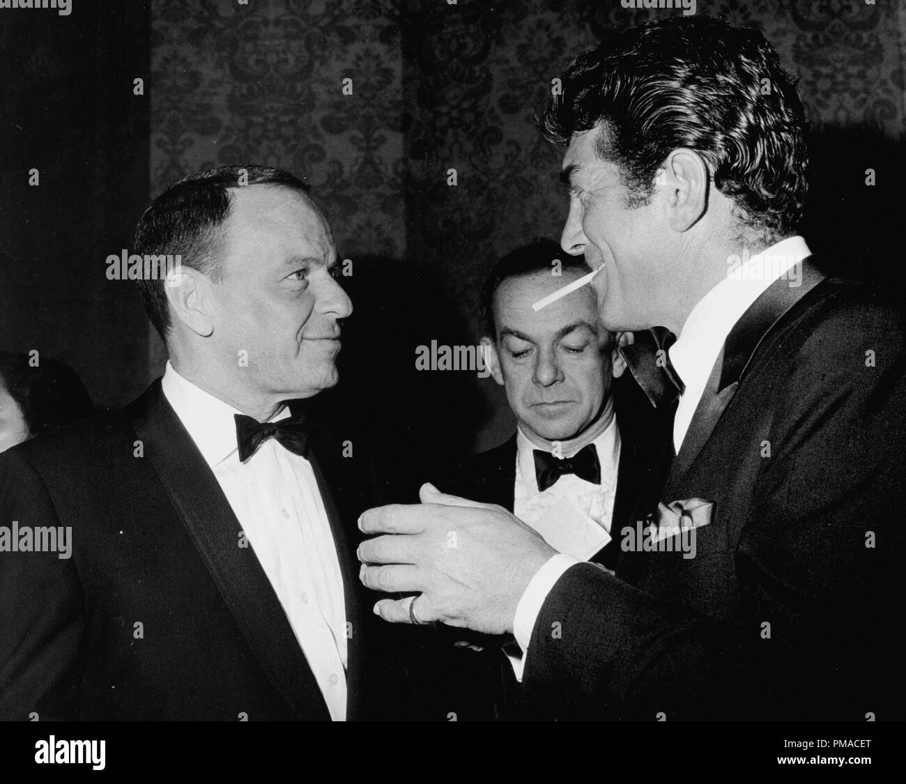 Frank Sinatra, Jack Carter y Dean Martin, 1966 © CCI /El Hollywood Archive - Todos Los Derechos Reservados Archivo de referencia # 32368 188tha Foto de stock
