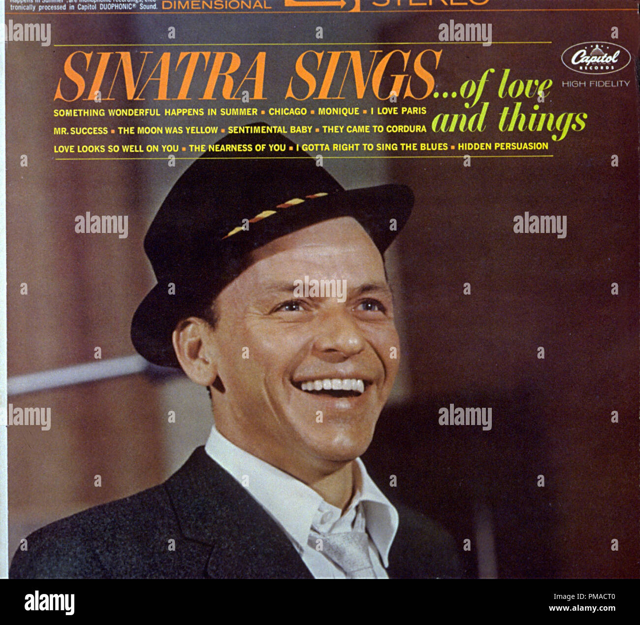 Sinatra canta de amor y las cosas es un álbum por Frank Sinatra, lanzado en  el año 1962 Archivo de referencia # 32368 432tha Fotografía de stock - Alamy
