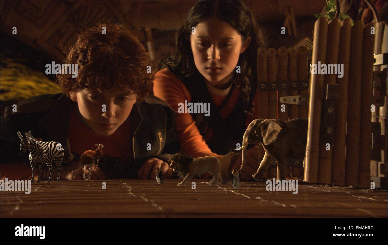 Daryl Sabara y Alexa V ega en Robert Rodriguez's 'Spy Kids 2: La Isla de los sueños perdidos' (2002) Foto de stock