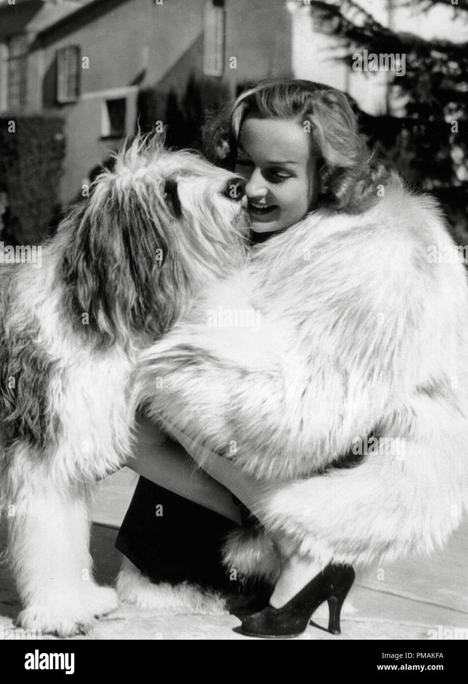 Foto publicitaria de Carole Lombard, circa 1938, Paramount Pictures File Reference # 33300 477tha Foto de stock