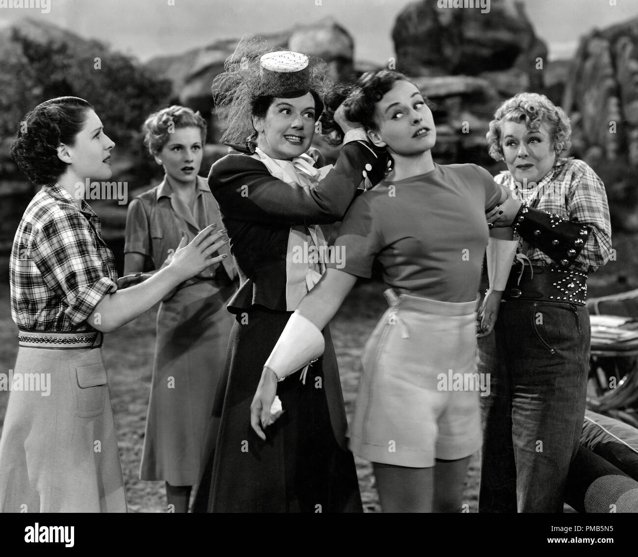 Norma Shearer, Joan Fontaine, Rosalind Russell, Paulette Goddard, Mary Boland, 'La mujer' 1939 MGM Referencia de archivo # 33536 608tha Foto de stock