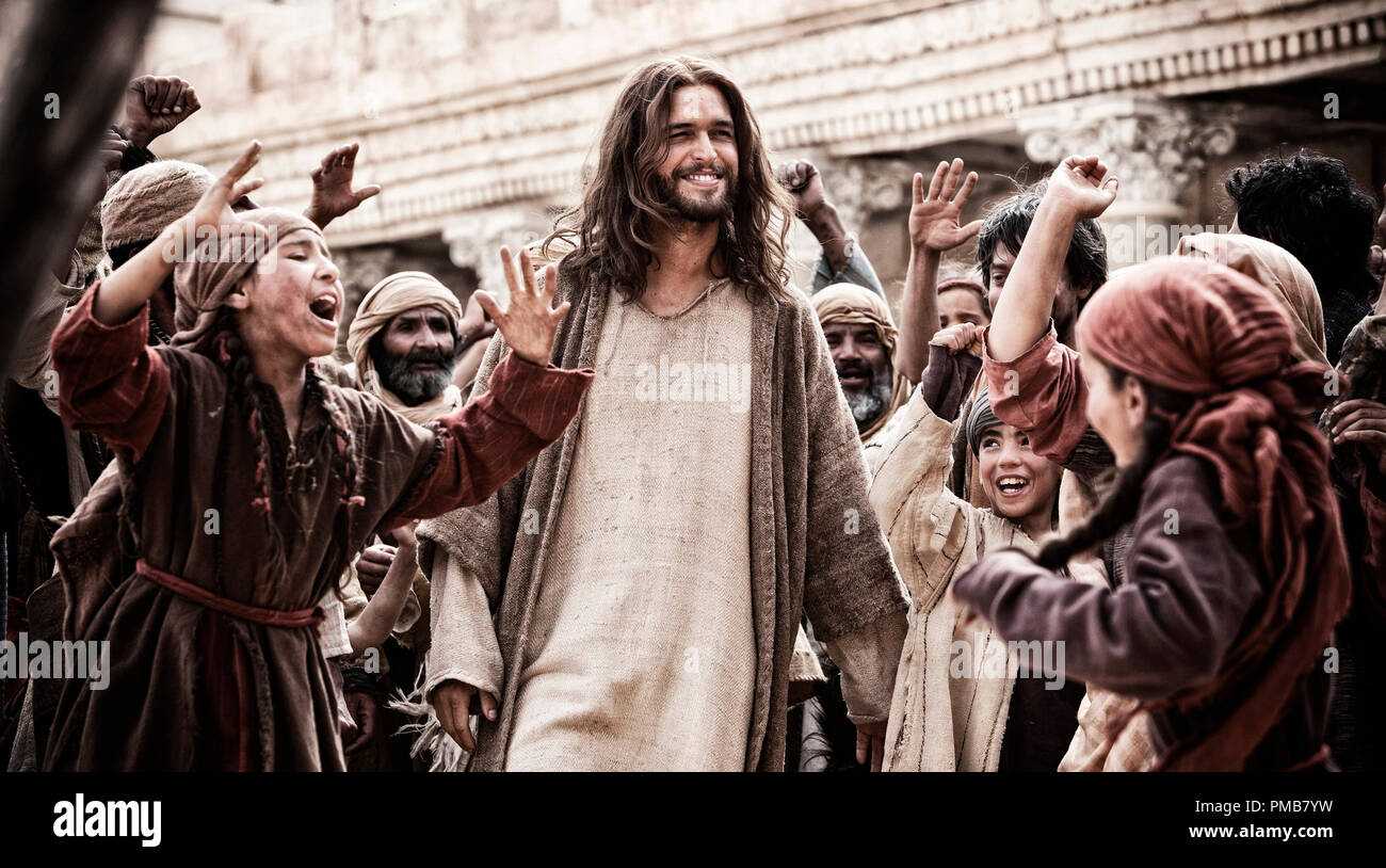 Jesús (Diego Morgado.) saluda a sus seguidores. "Hijo de Dios" (2014) Foto de stock