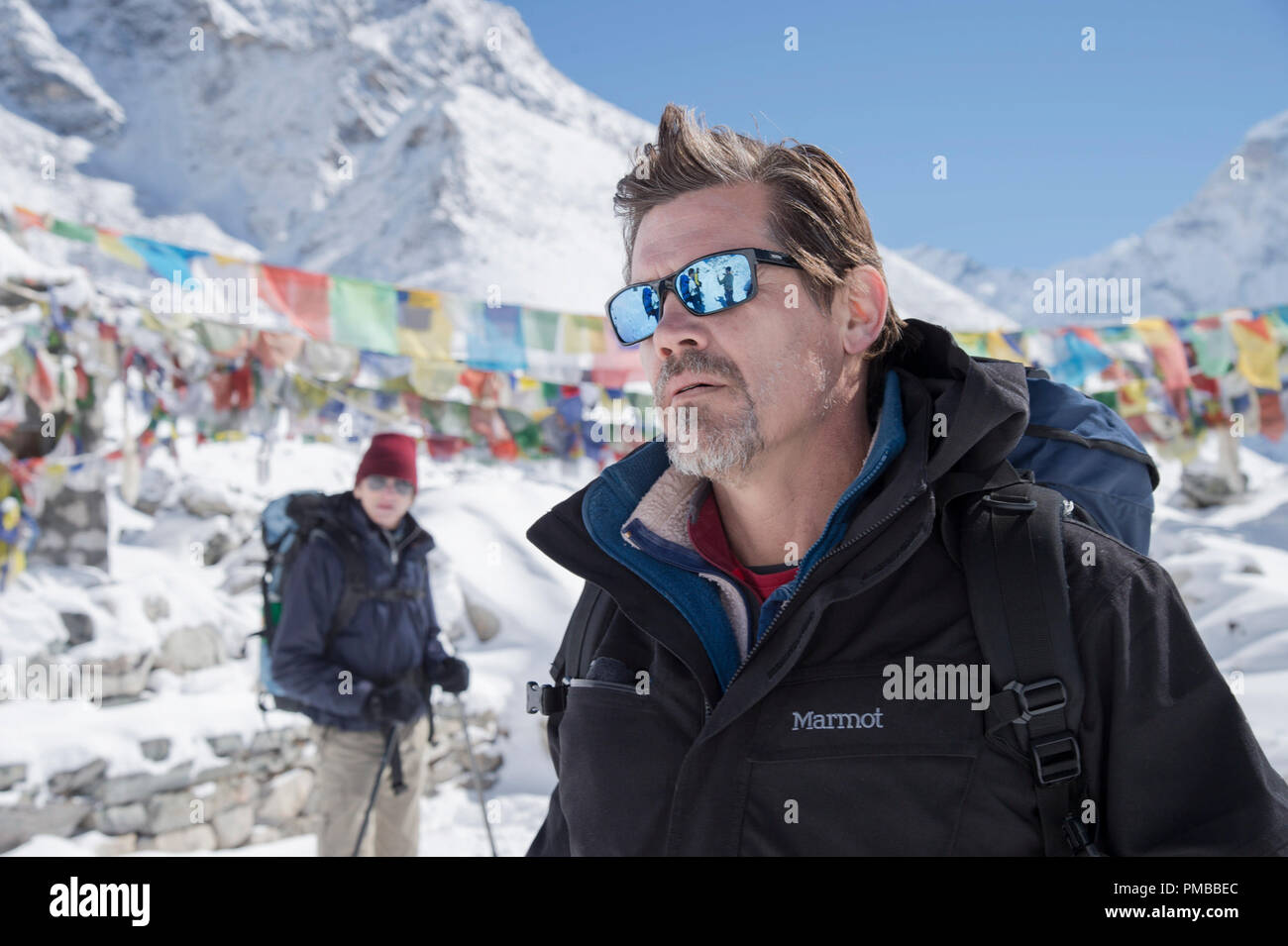 JOSH BROLIN como Beck Weathers en 'Everest'. Inspirado por los increíbles acontecimientos que rodean un intento de alcanzar la cumbre de la montaña más alta del mundo, el "Everest" documenta la imponente viaje de dos expediciones más allá de sus límites impugnadas por uno de los más feroces tormentas de nieve encontrado jamás por la humanidad. Foto de stock