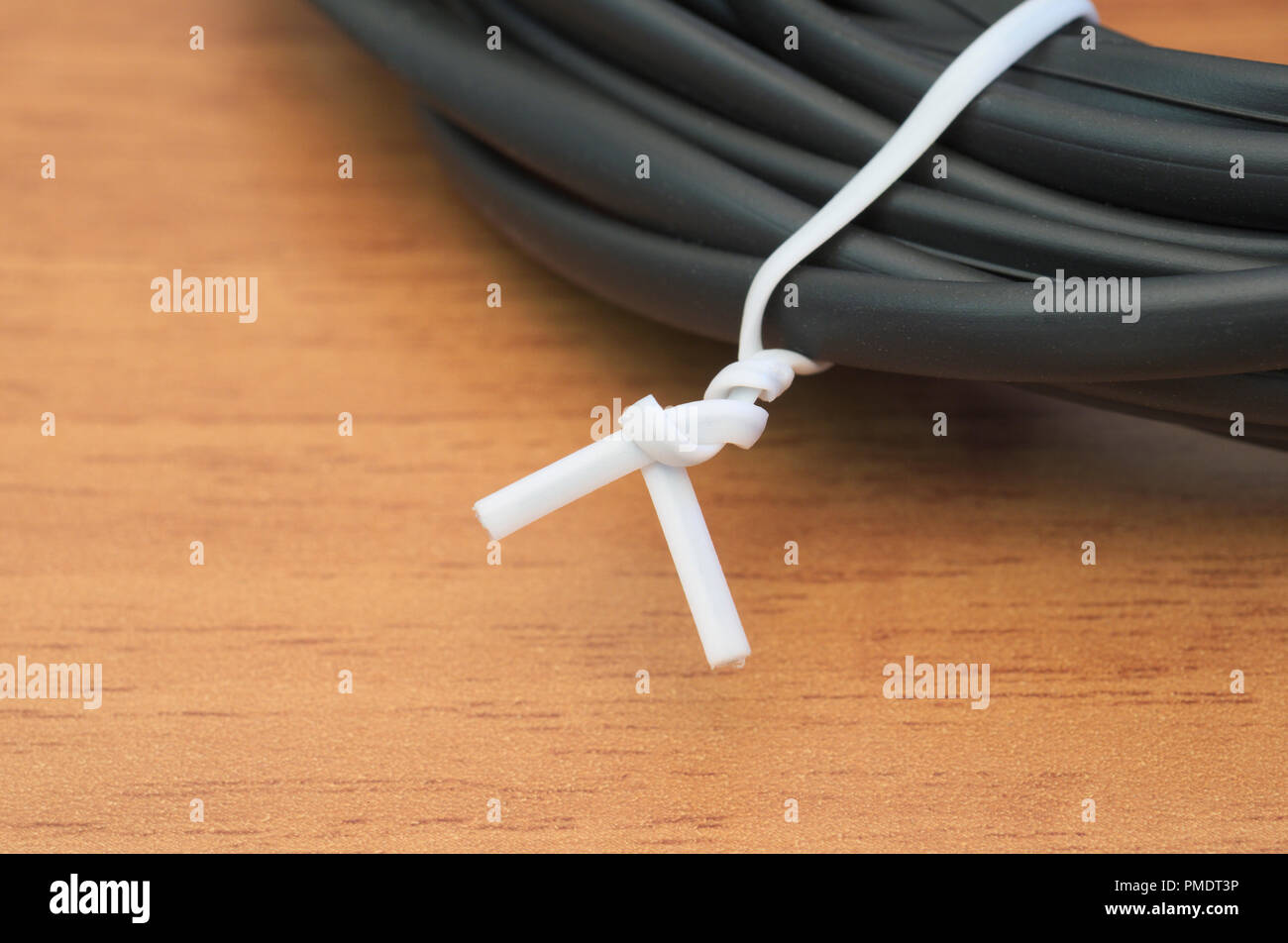 Cable atado fotografías e imágenes de alta resolución - Alamy