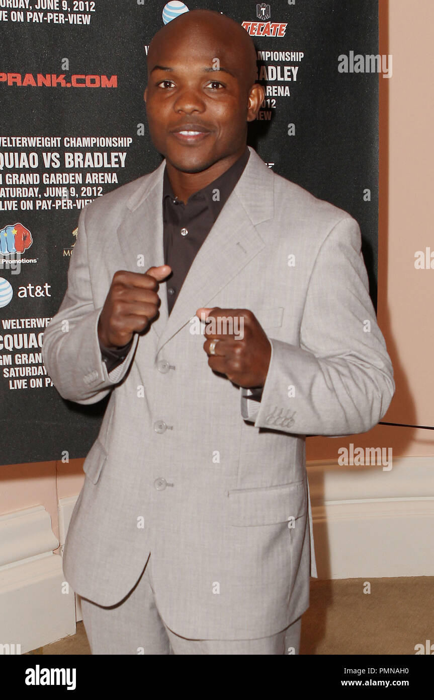 Timothy Bradley en el MANNY PACQUIAO Y TIMOTHY BRADLEY Los Angeles almuerzo conferencia de noticias anunciando su campeonato mundial de lucha celebrado en el Beverly Hills Hotel Crystal Ballroom en Beverly Hills, CA. El evento tuvo lugar el martes, 21 de febrero de 2012. Foto por Eden Ari PRPP/ PictureLux Foto de stock