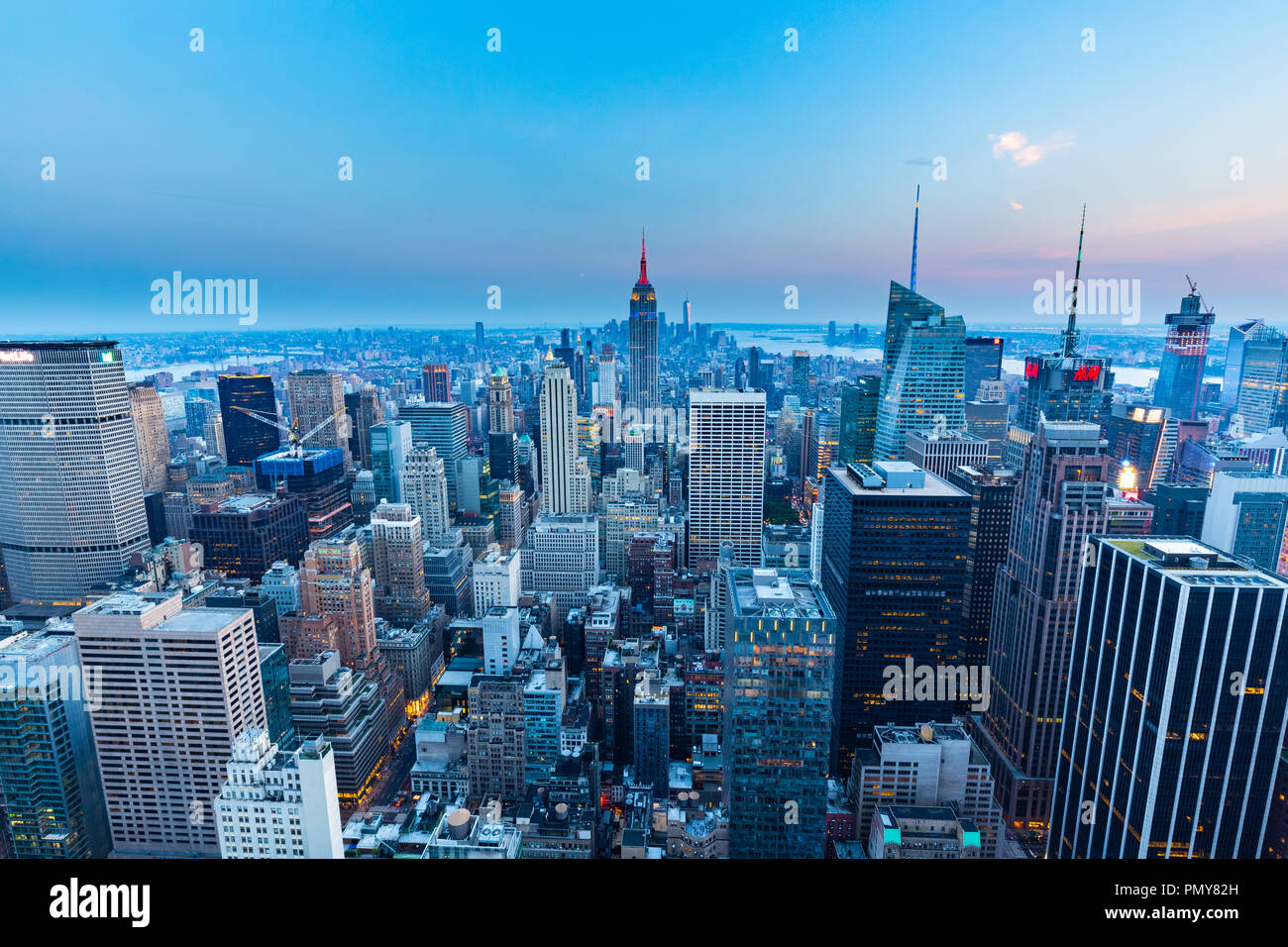 Manhattan vista desde la parte superior de la Roca - Rockefeller Center - Nueva York Foto de stock