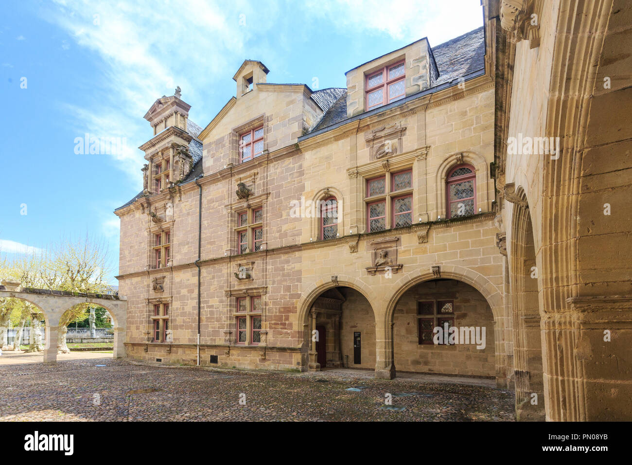 Francia, Correze, Brive la Gaillarde, Hotel Labenche, Musée d'Art et d'Histoire (Museo de Arte e Historia) de la ciudad de Brive la Gaillarde // Francia, Corrèze (1 Foto de stock