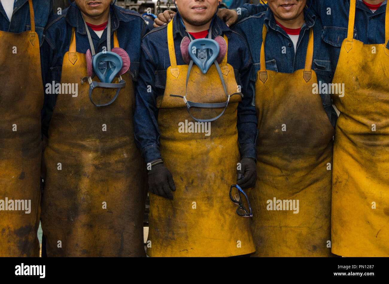 Soldador en taller en la industria metalúrgica fotografías e imágenes de  alta resolución - Alamy