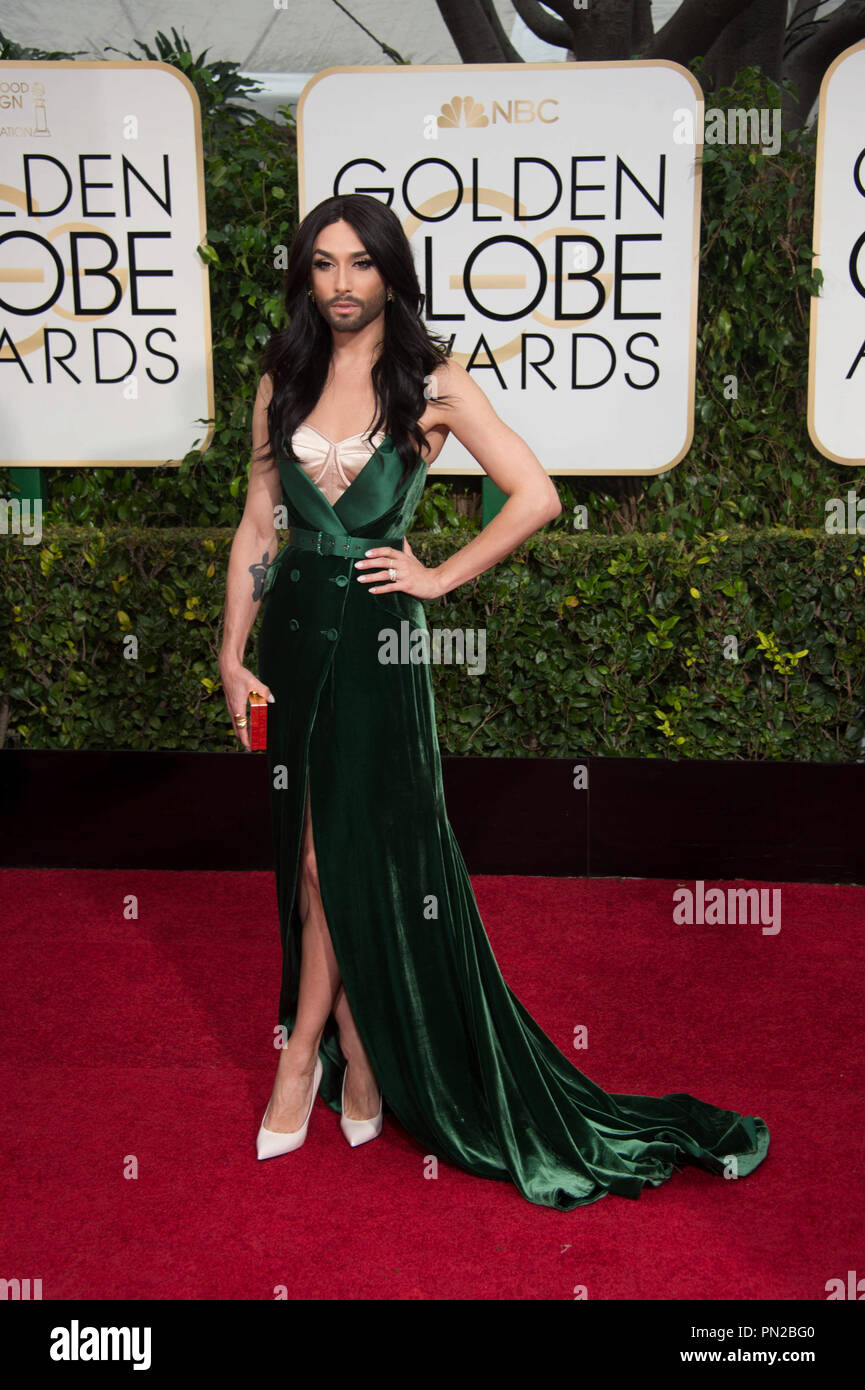 La cantante Conchita Wurst asiste a la 72ª Anual de los Golden Globe Awards  en el Beverly Hilton Hotel el 11 de enero de 2015 en Beverly Hills,  California. Archivo de referencia #