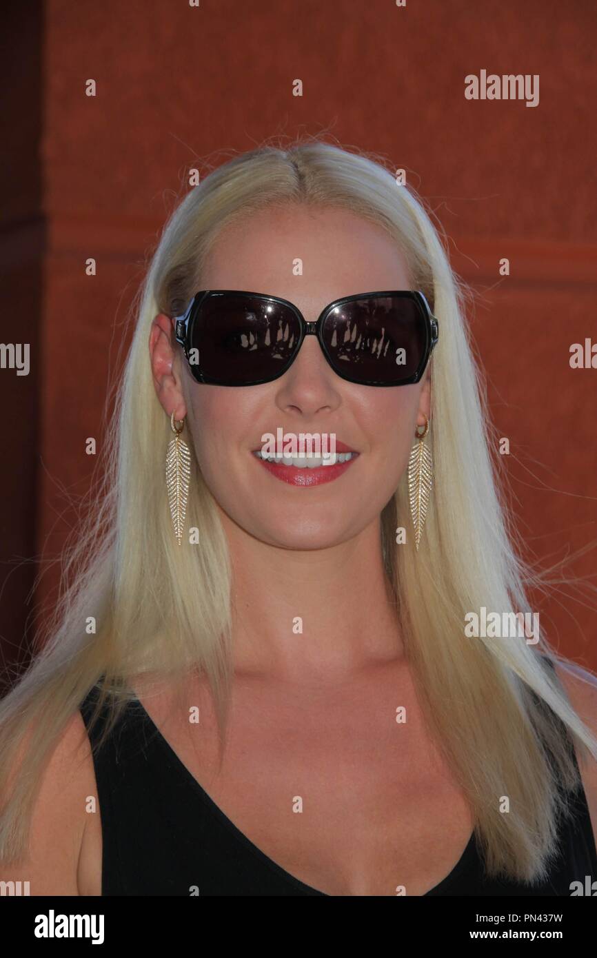 Katherine Heigl 08/15/2015 dos y cuatro patas y evento de alfombra roja, seguida por la proyección de 'guardado' en los Estados Unidos celebró en Regency Agoura Hills Stadium 8 en Agoura Hills, CA Foto por Izumi Hasegawa / HNW / PictureLux Foto de stock