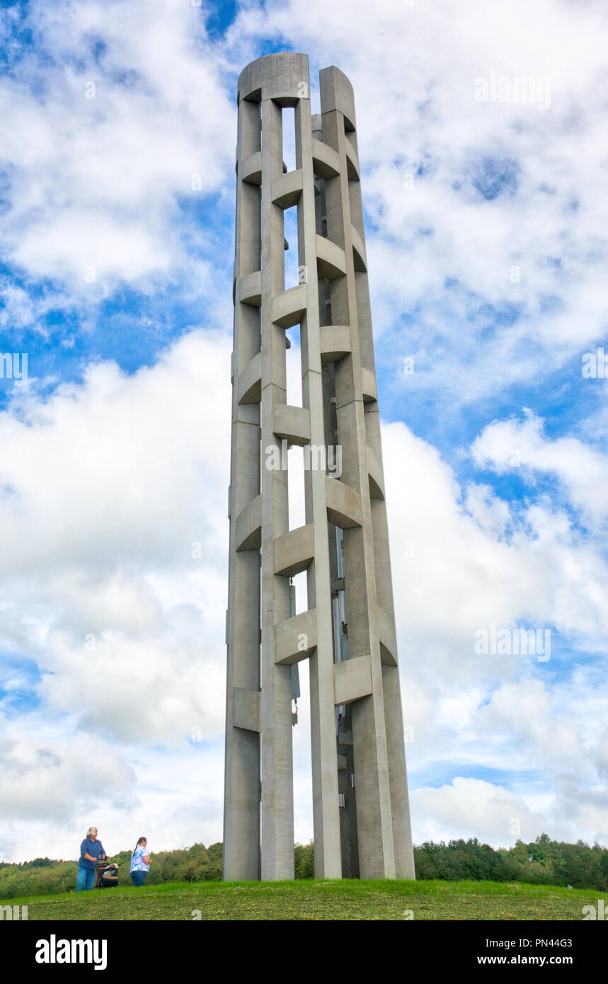 La torre de voces con 40 campanillas de viento en el Vuelo 93 National Memorial, Shanksville, Condado de Somerset, Pennsylvania, EE.UU. Foto de stock