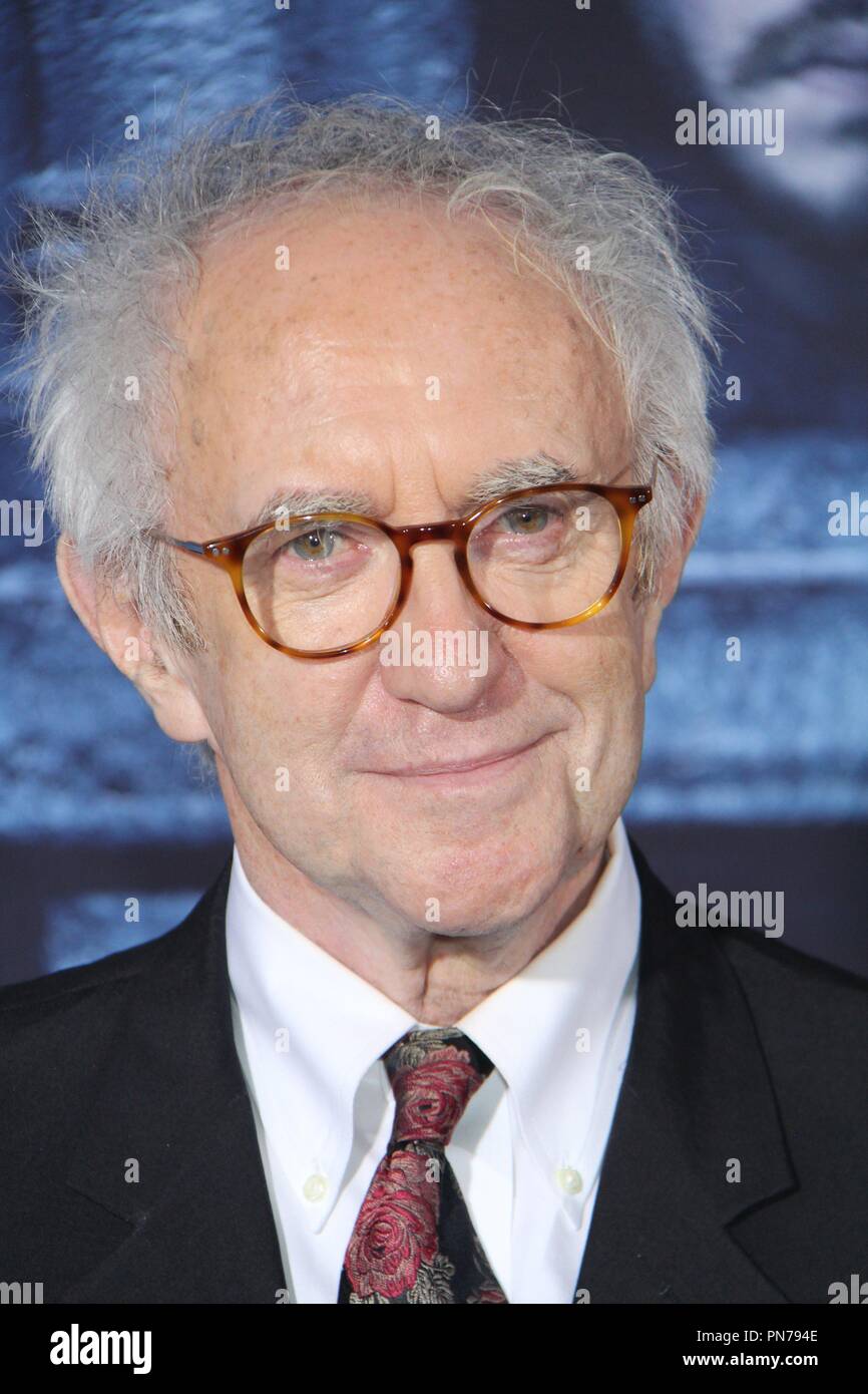 Jonathan Pryce 04/10/2016 Los Angeles Premiere para la 6ª temporada de 'Juego de Tronos' celebrada en el Teatro Chino TCL en Hollywood, CA Foto por Izumi Hasegawa / HNW / PictureLux Foto de stock