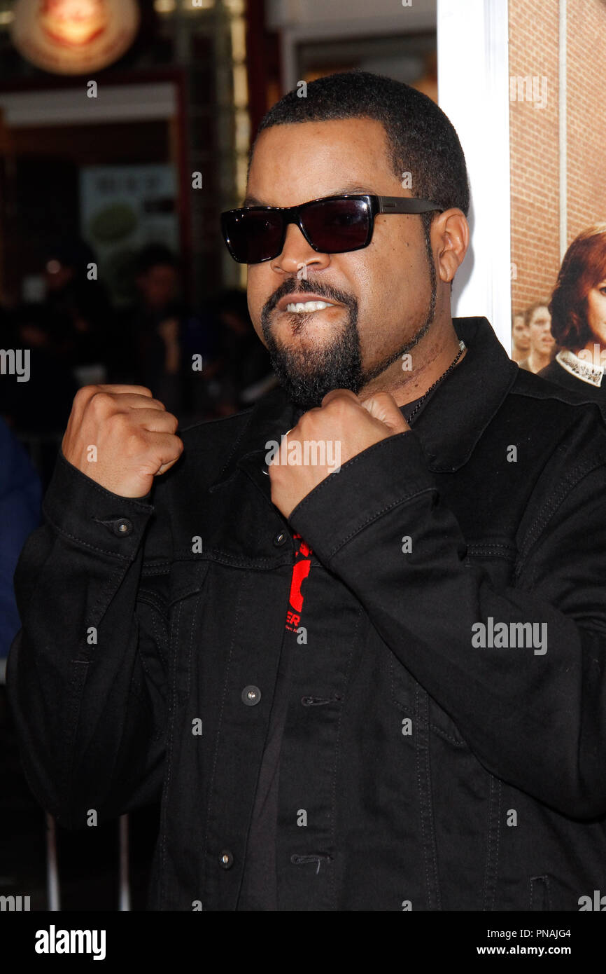 Ice Cube en el estreno de la nueva línea cine 'Pelea' celebrada en el Regency Village Theater en Westwood, California, 13 de febrero de 2017. Foto por José Martínez / PictureLux Foto de stock