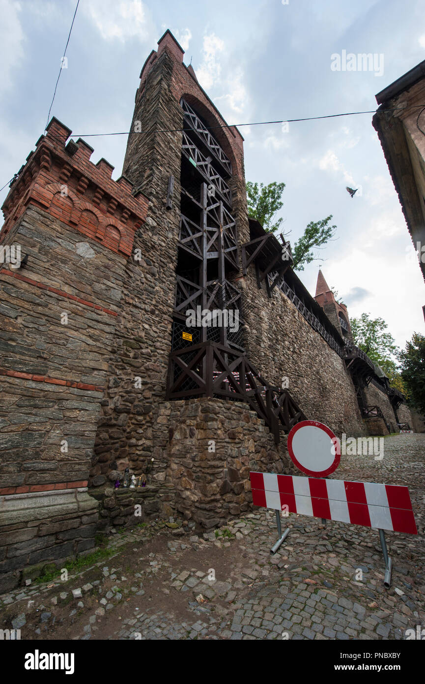 Las murallas de la ciudad en Paczkow localidad situada en el sudoeste de Polonia, de Europa. Foto de stock