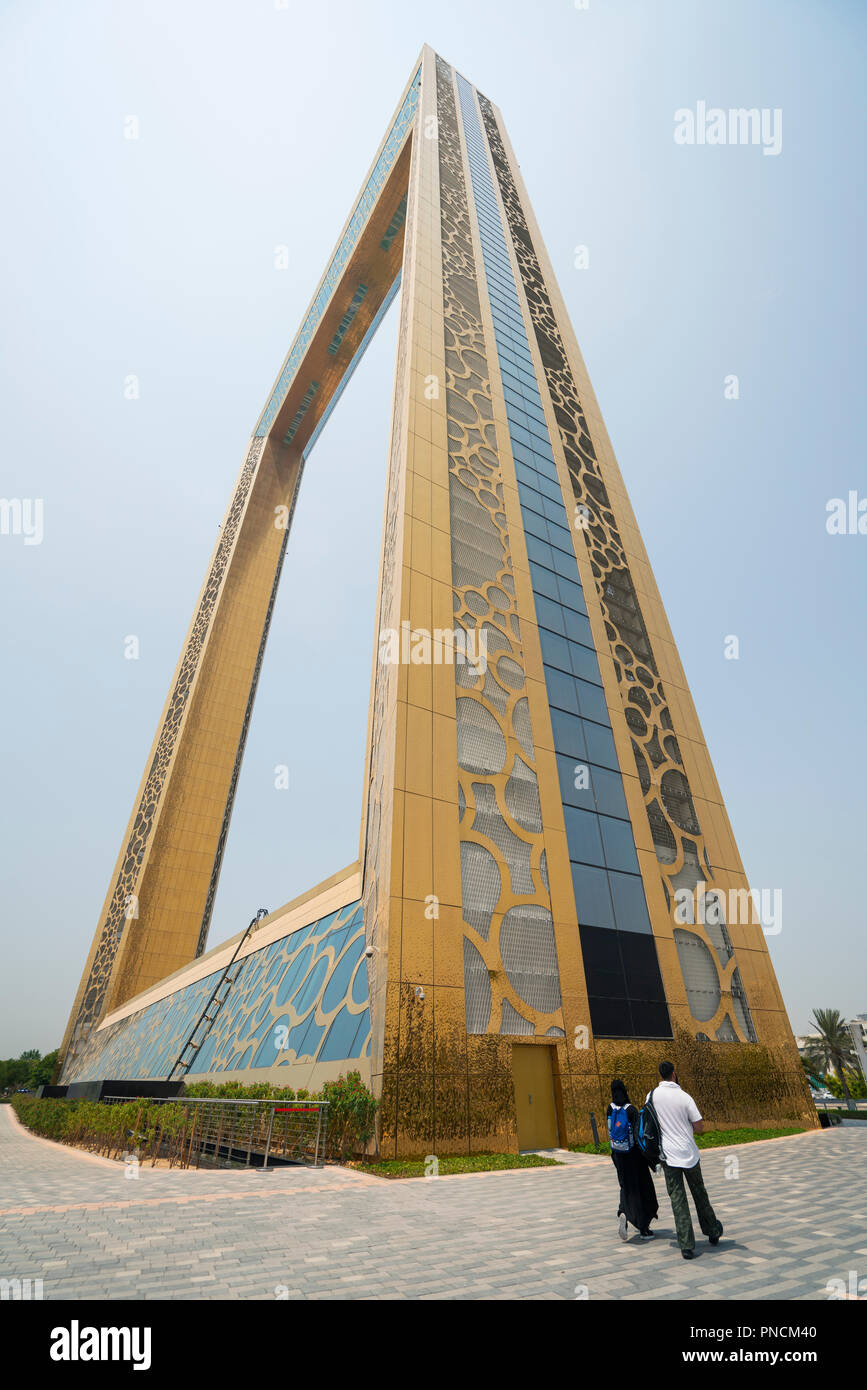 El Dubai Frame , una nueva atracción turística con elevada plataforma de visualización, en Dubai, EAU, Emiratos Arabes Unidos Foto de stock