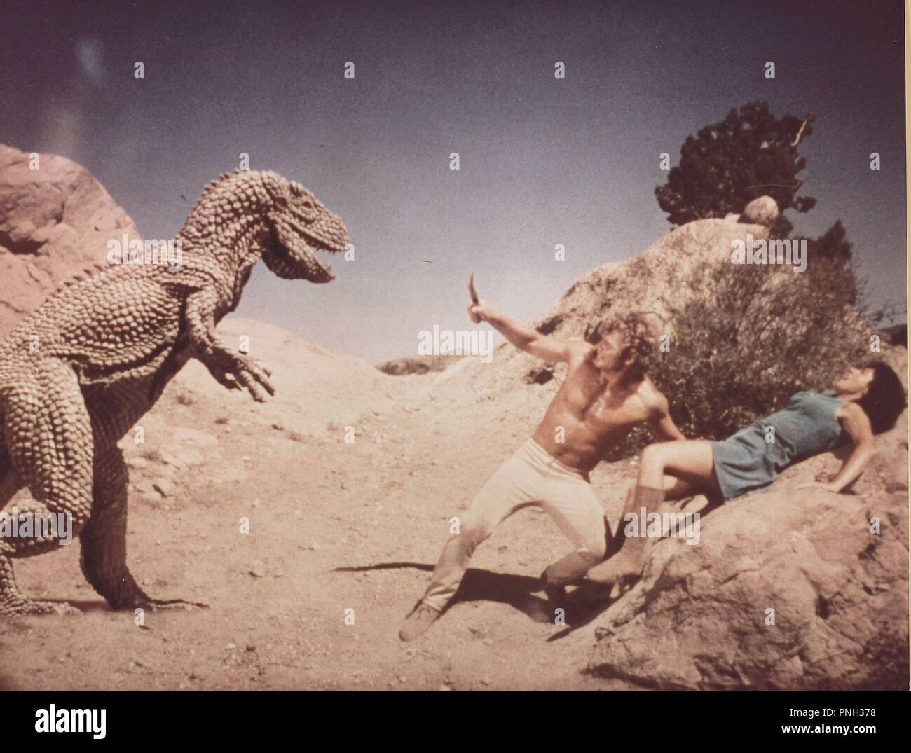 El título original de la película: El Planeta de los dinosaurios. Título en  inglés: El Planeta de los dinosaurios. Año: 1978. Director: James K. Shea  Fotografía de stock - Alamy