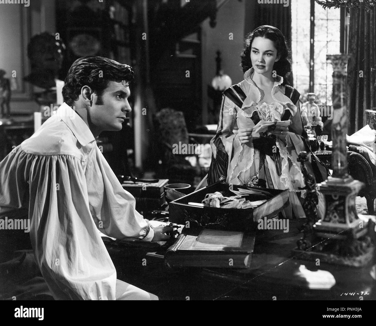 El título original de la película: Madame Bovary. Título en inglés: Madame Bovary. Año: 1949. Director: Vincente Minnelli. Estrellas: LOUIS JOURDAN; Jennifer Jones. Crédito: M.G.M / Álbum Foto de stock