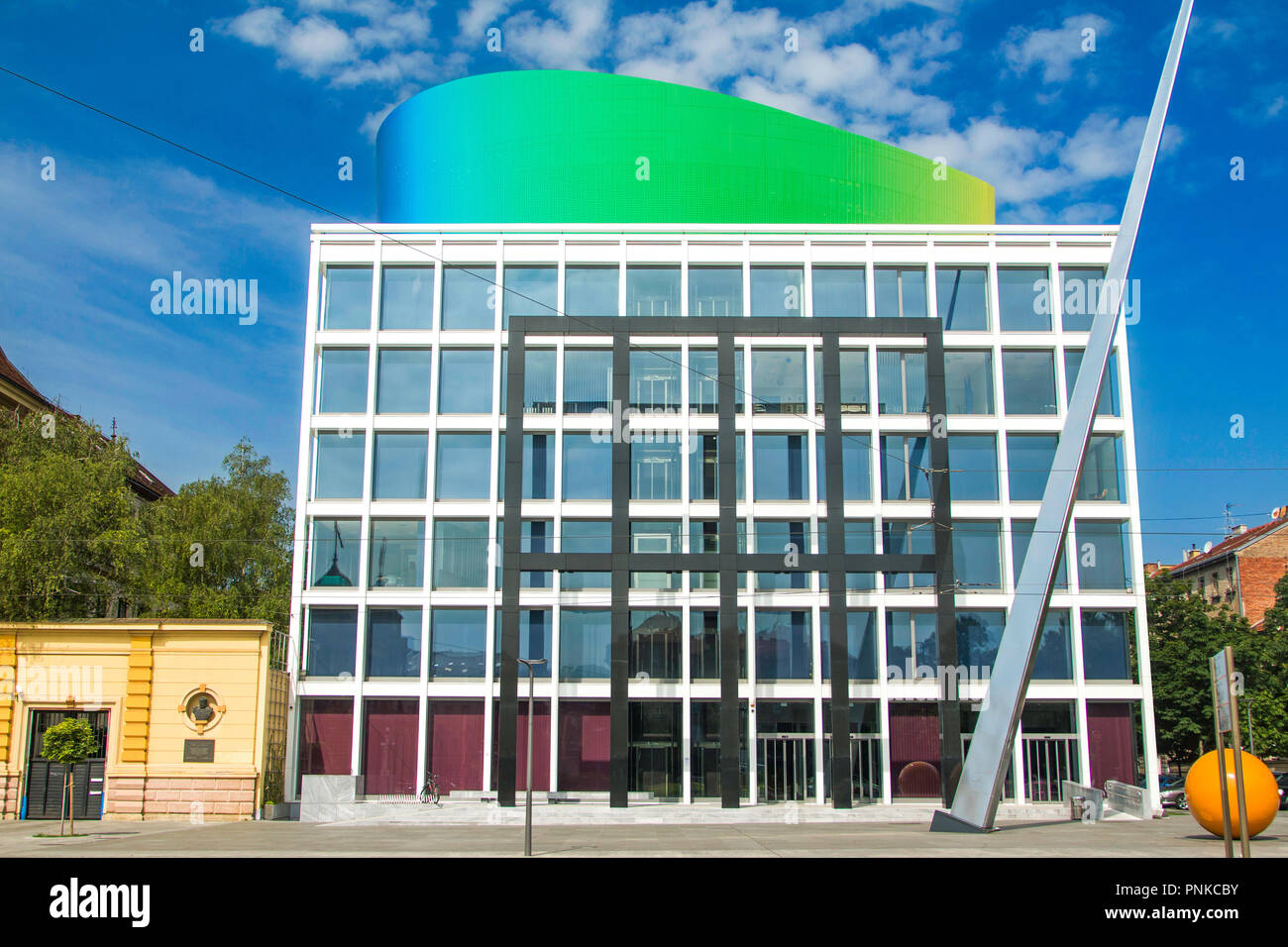 Zagreb, Croacia, el nuevo y moderno edificio de la Academia de Música de Croacia Foto de stock