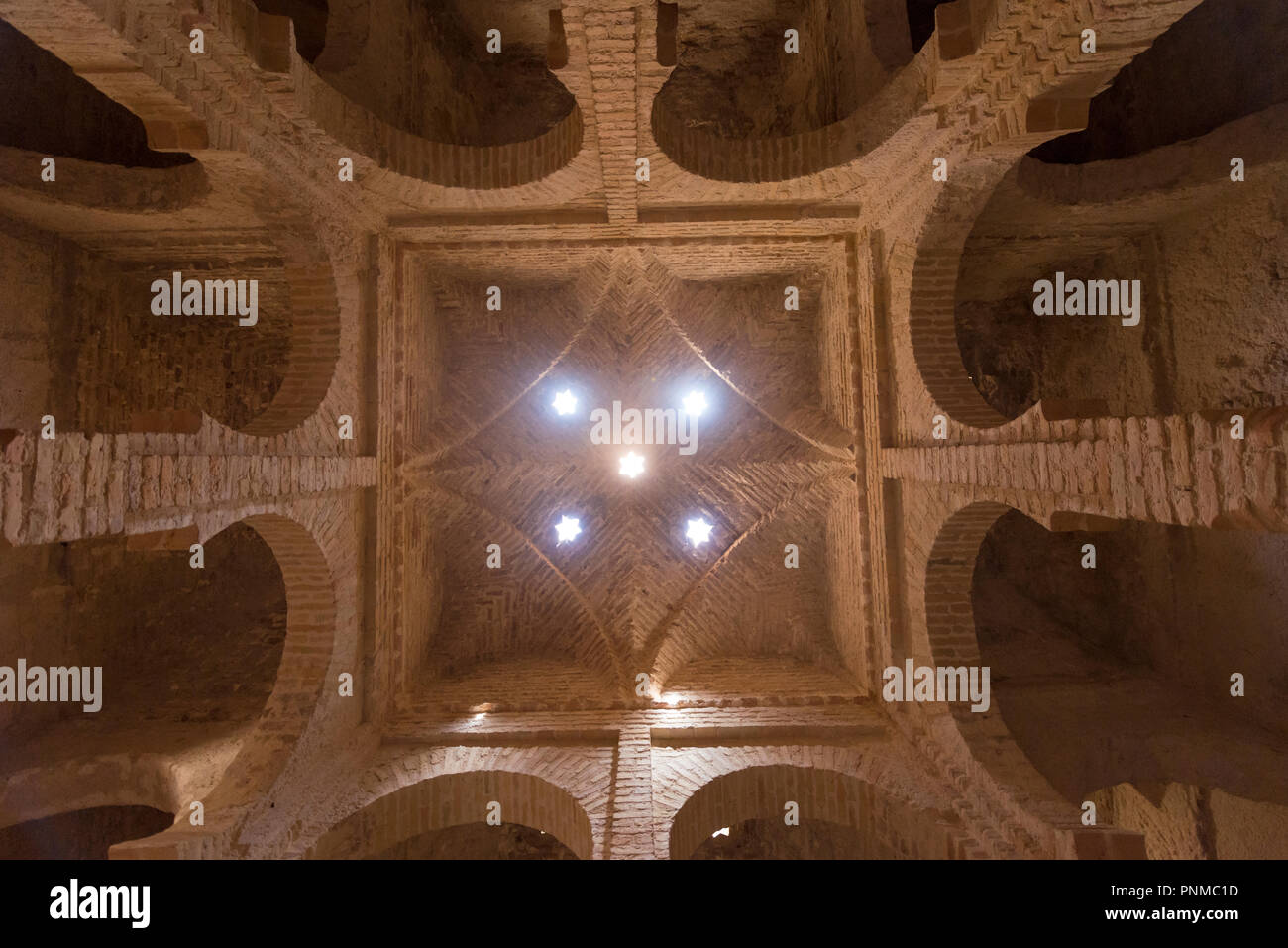 El techo, la ruina de un baño Moro, los Baños Árabes, El Bañuelo, Granada, Andalucía, España Foto de stock