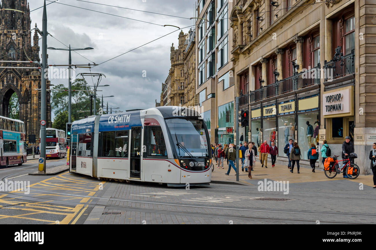 Edimburgo, Escocia, tranvía y líneas de tranvía Princes Street Foto de stock