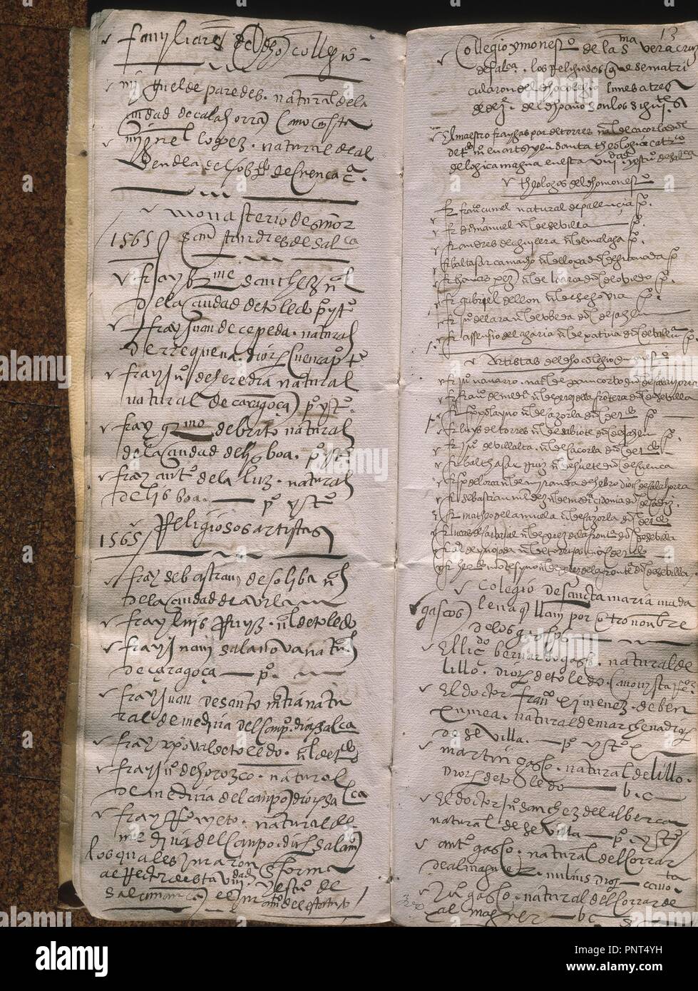 LIBRO DE MATRÍCULA-1565-6-lista-ENTRE ELLOS S JUAN D LA CRUZ. Ubicación: Biblioteca de la universidad. SALAMANCA. España. Foto de stock