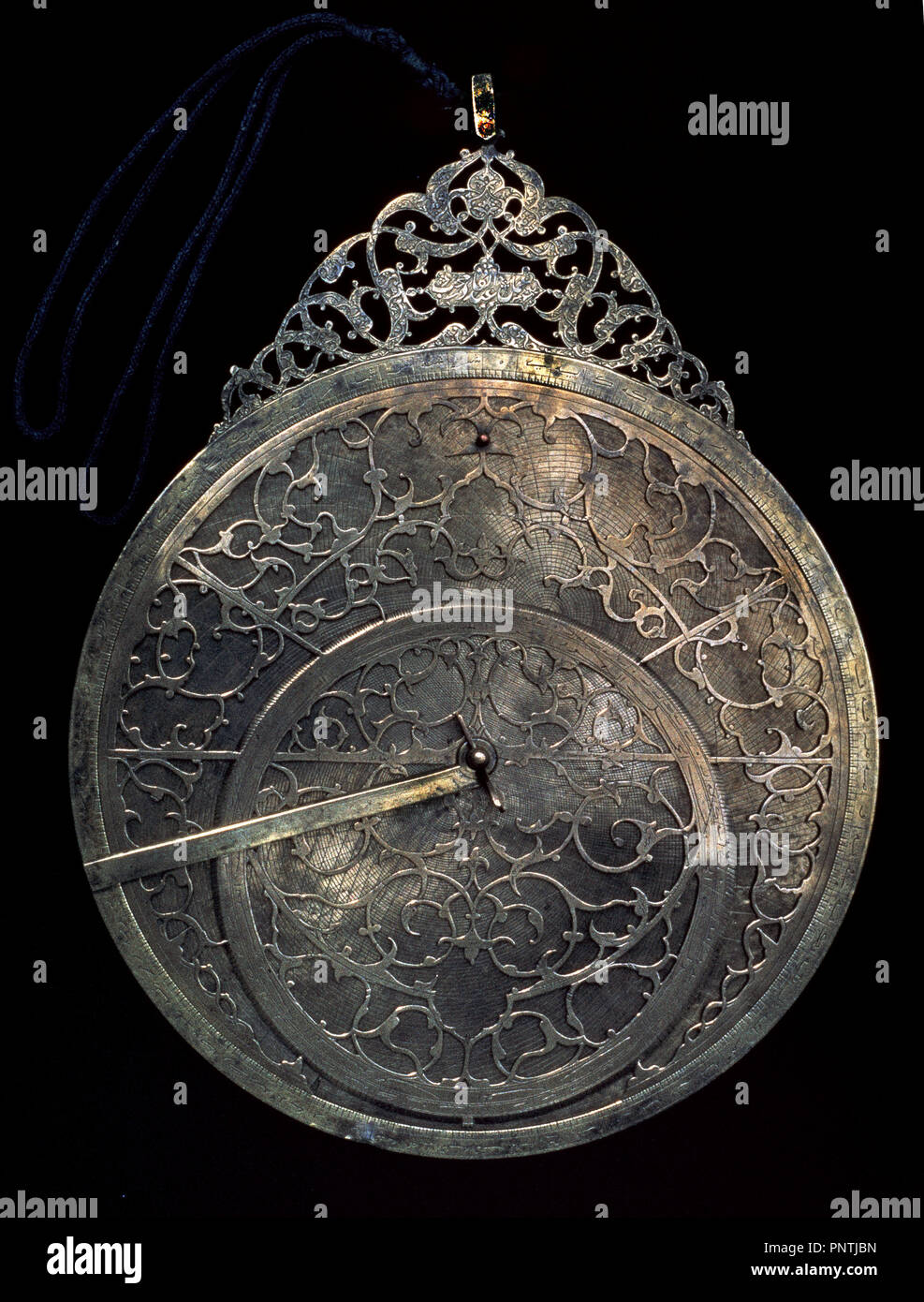 ASTROLABIO DE 'Abd alQadir MUHIBB Persa SIGLO XVI diametro 500