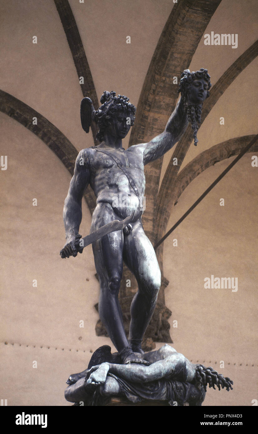 Estatua De Perseo Con La Cabeza De La Gorgona Medusa Fotograf as E 