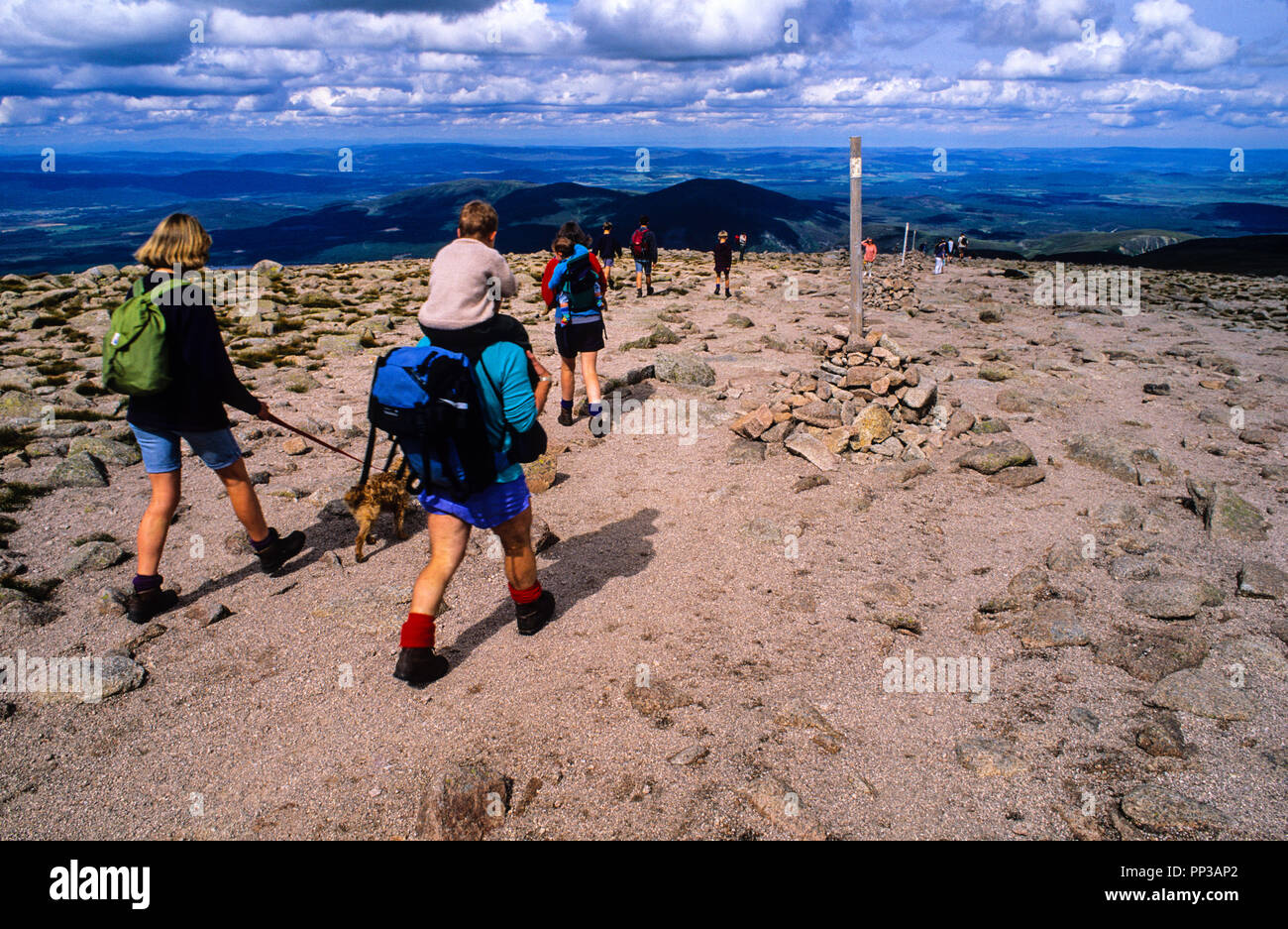 Los caminantes, Mt Cairn Gorm, Cairngorms, Cordillera, Highlands, Escocia, Reino Unido, GB. Foto de stock