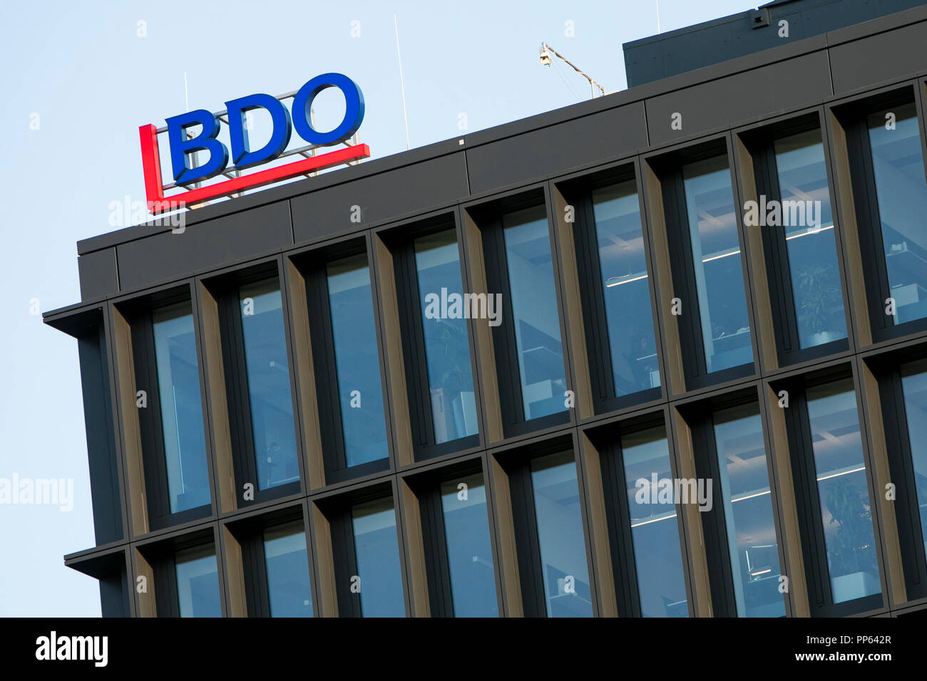 Un logotipo cartel fuera de una instalación ocupada por BDO (Binder Dijker Otte) en Viena, Austria, el 5 de septiembre de 2018. Foto de stock