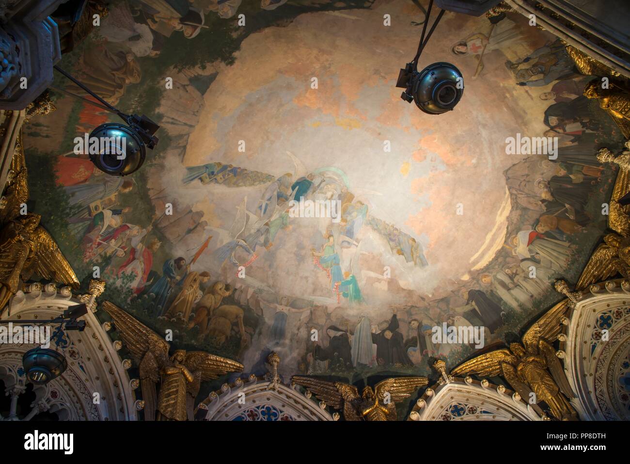 Detalle del Apoteosis de la Virgen, 1896-1898. Pintura mural de la cúpula del cambril de la Virgen. Monasterio de Montserrat. Cataluña. Autor: Llimona, Joan. Foto de stock