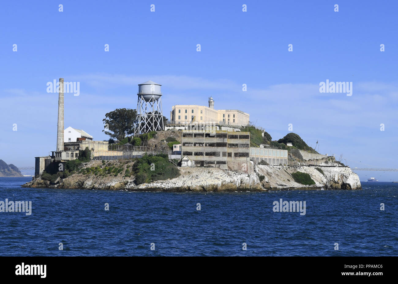 Vista de la Isla de Alcatraz, en la Bahía de San Francisco Foto de stock