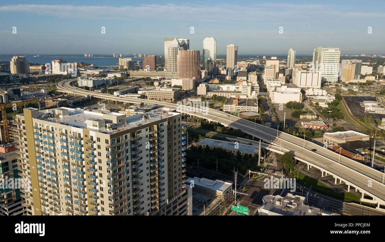 La bahía es un buen fundamento para el downtown skyline centro urbano de la ciudad de Tampa, Florida Foto de stock