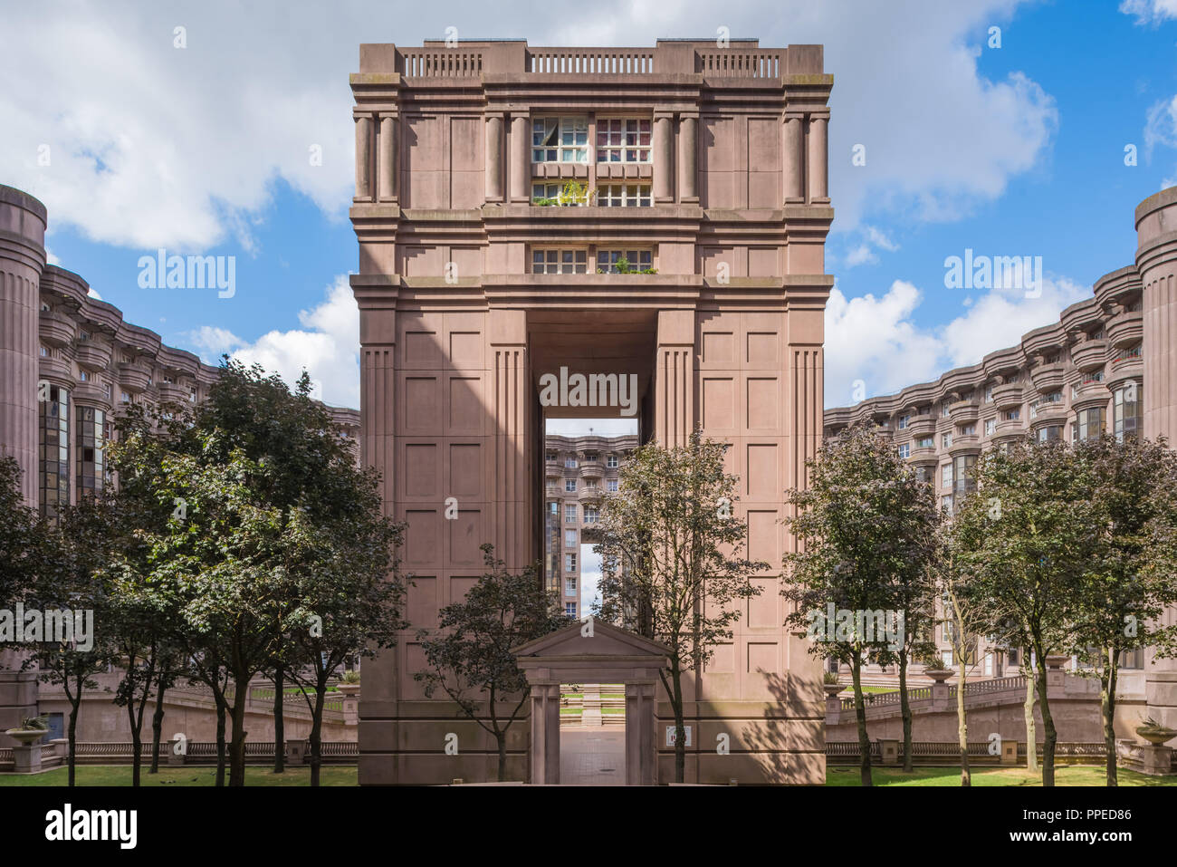 París, Noisy-le-Grand Mont d'Est, Espaces d'Abraxas, l'Arc Foto de stock