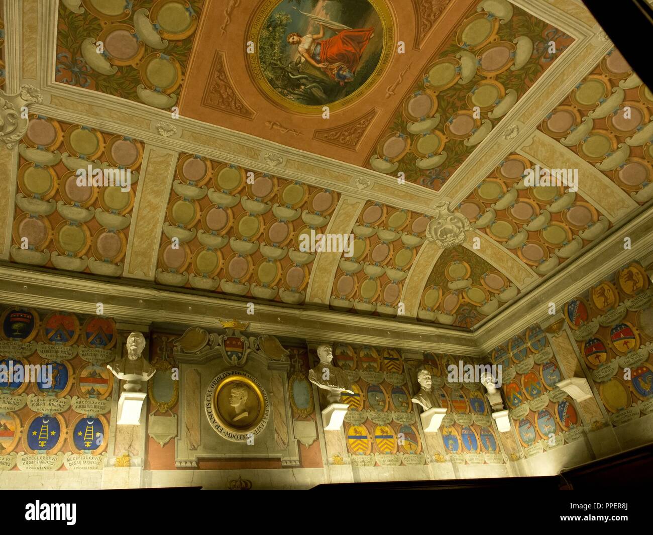 Interior del Palacio Archiginnasio, siglo XVI, Bolonia, Italia. Foto de stock