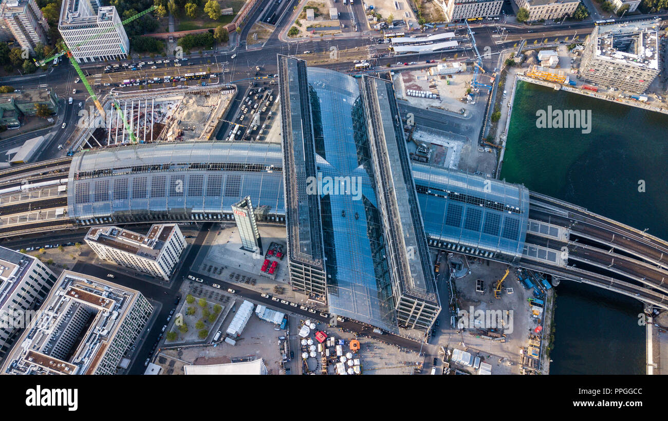 Hauptbahnhof, la estación principal de tren, Berlín, Alemania, Foto de stock