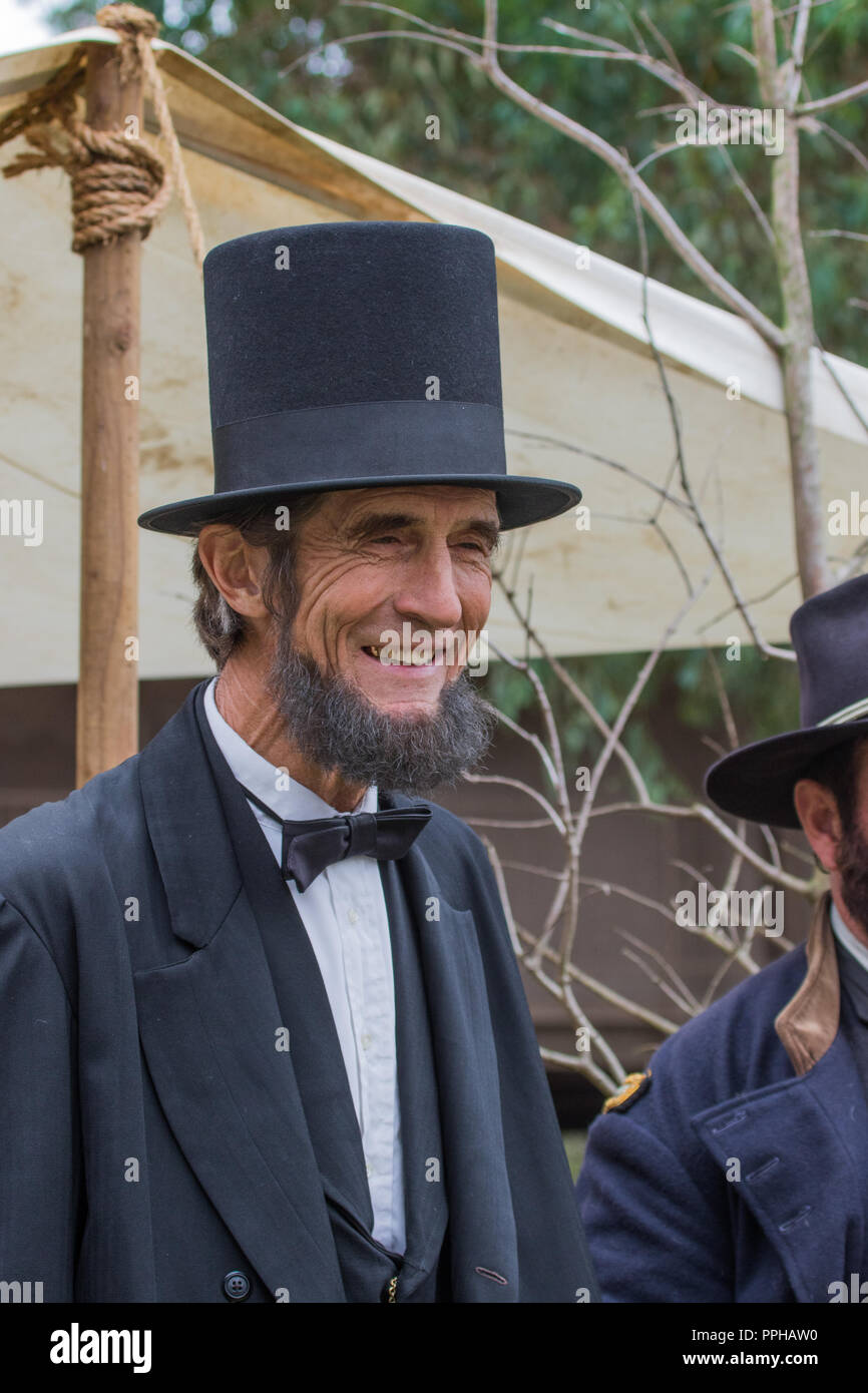 Retrato del presidente Abraham Lincoln interpretado por un actor en una  recreación de la Guerra Civil Americana en Huntington Beach, California  EE.UU Fotografía de stock - Alamy
